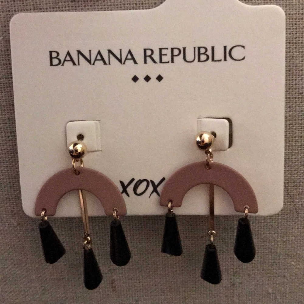 Banana Republic drop earrings